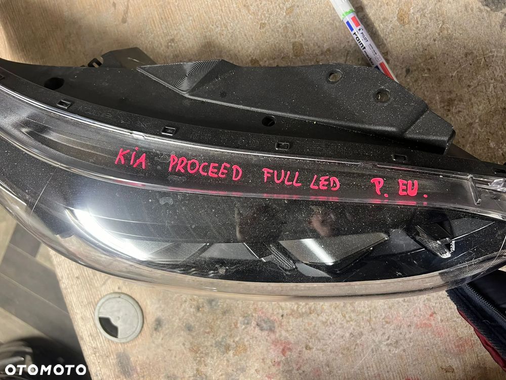 KIA CEED III LIFT PROCEED FULL LED LAMPA PRAWA PRAWY PRZÓD PRZEDNIA 92102 J7500 - 2