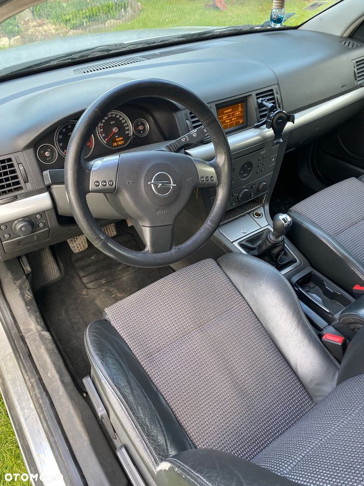 Opel Vectra GTS 2.2 - 3