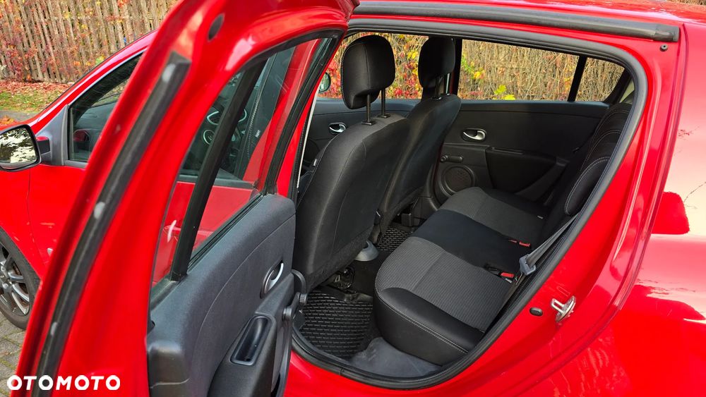 Renault Clio - 11