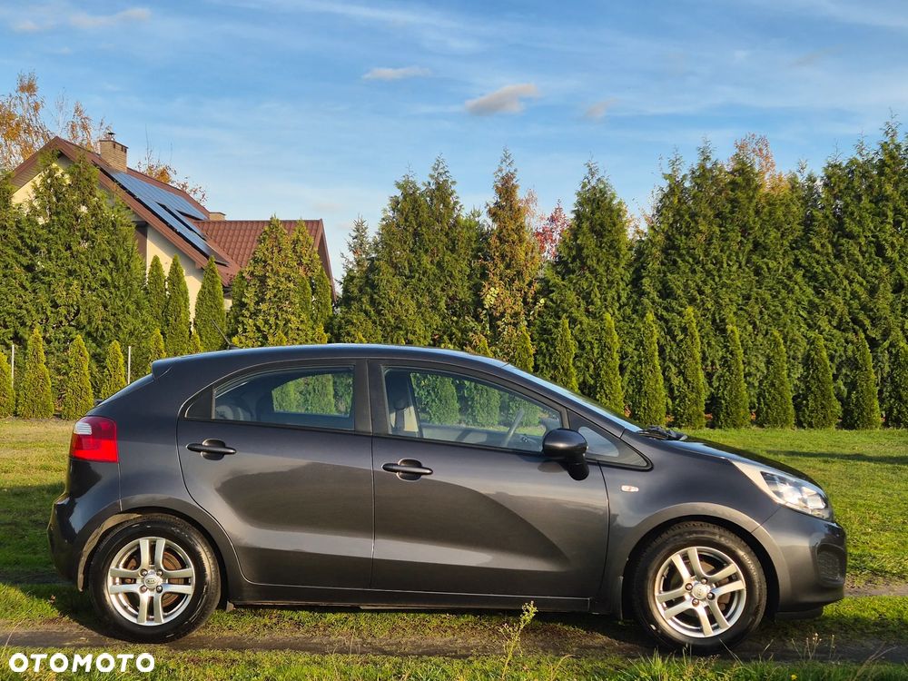 Kia Rio - 2
