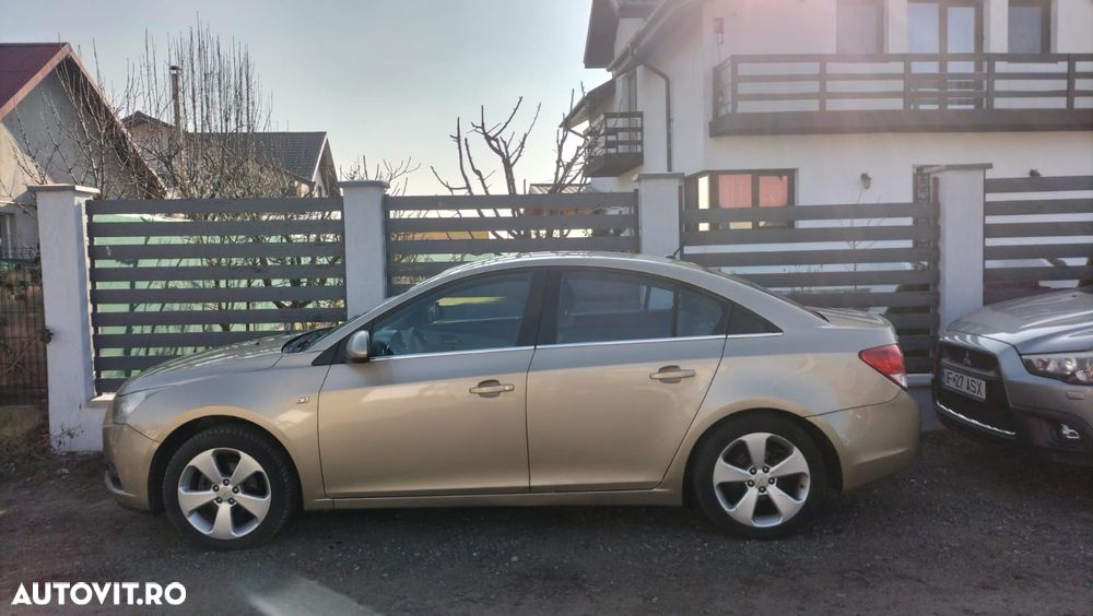 Chevrolet Cruze 1.8 Ecotec LT+ - 6