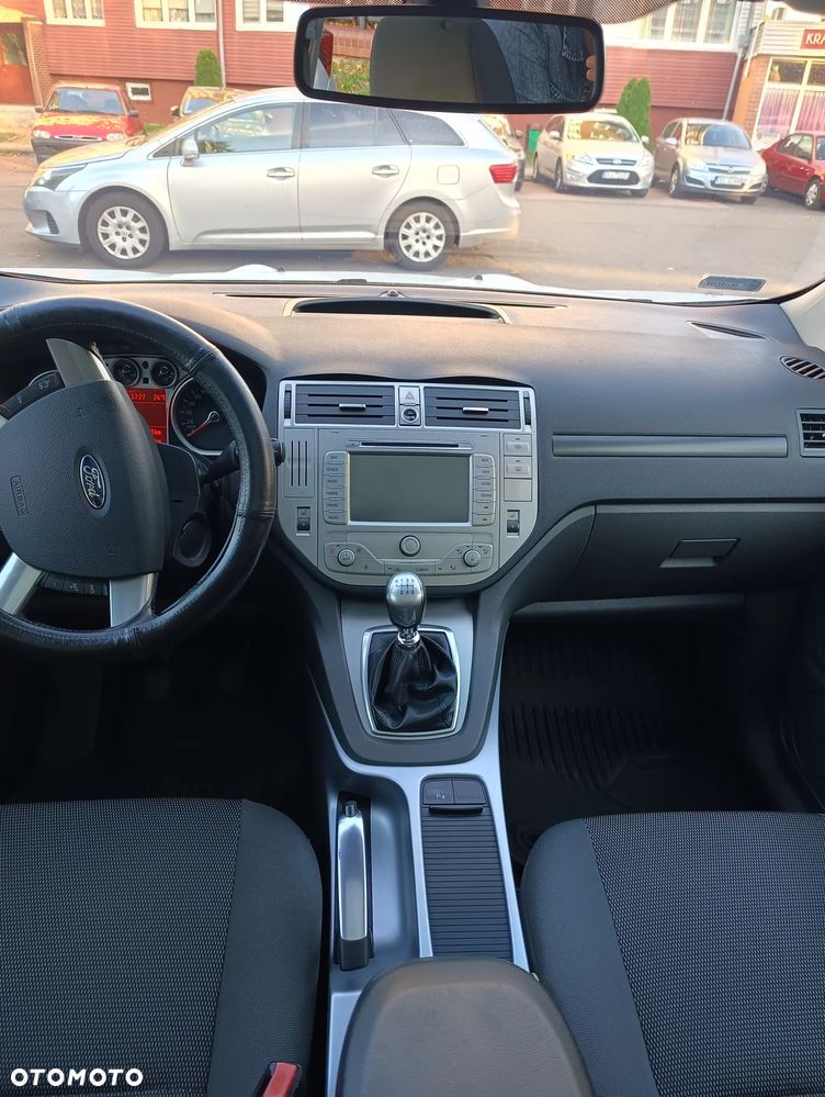 Ford Kuga - 4