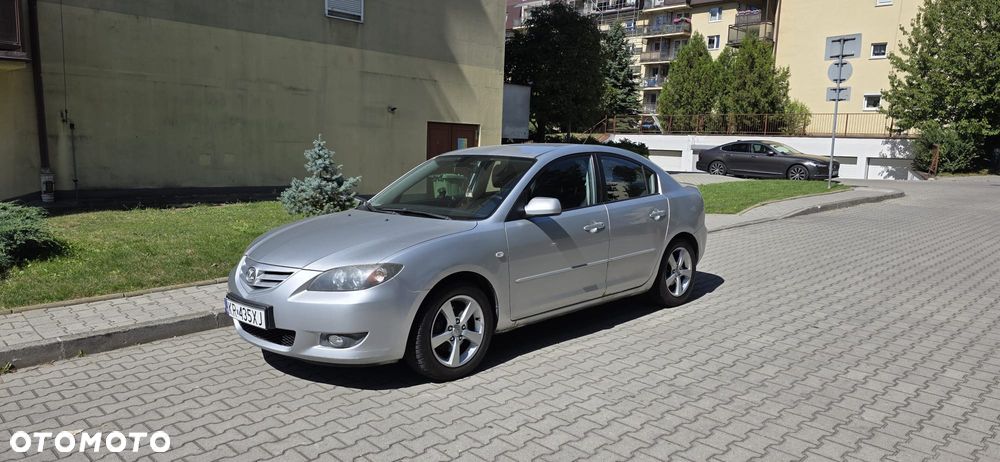 Mazda 3 1.6 Active + - 1