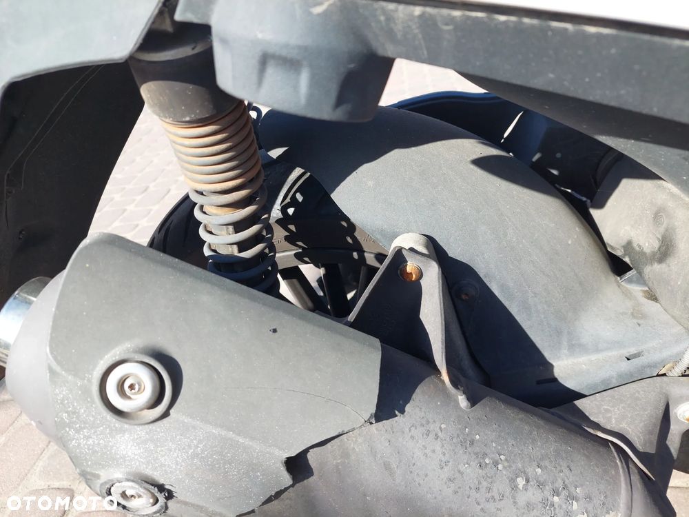 Piaggio Beverly - 12