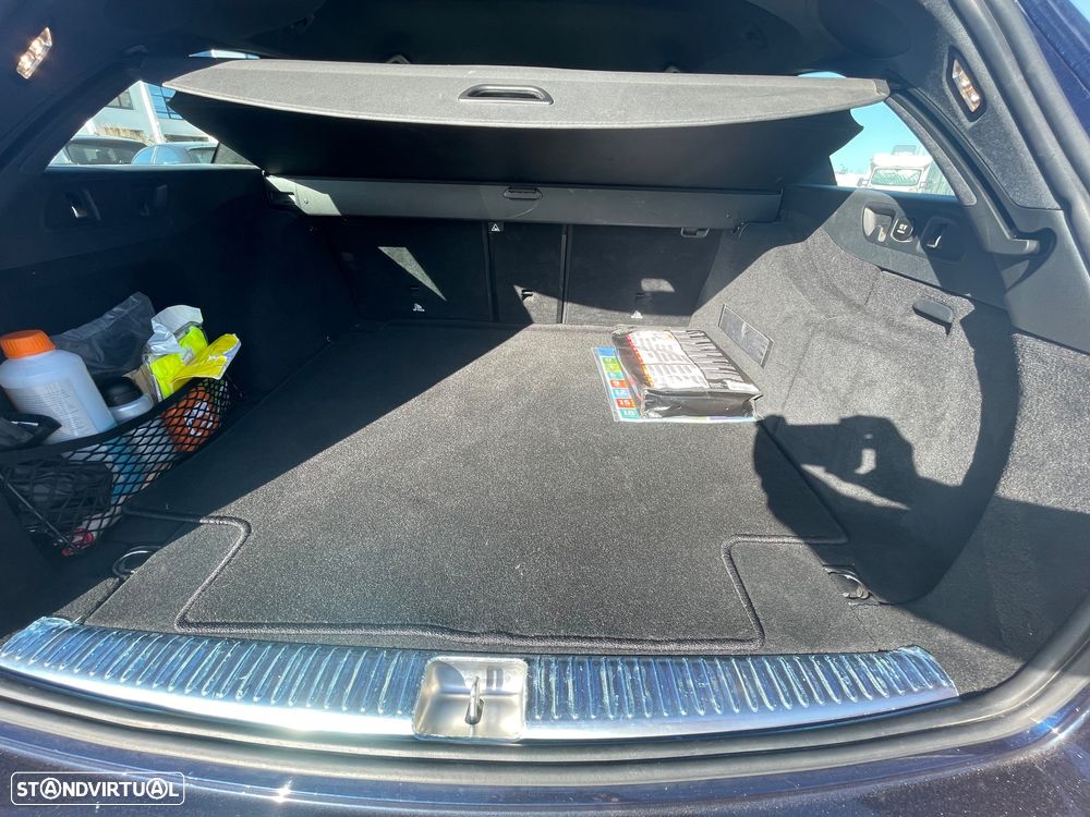 Mercedes-Benz E 220 d AMG - 15