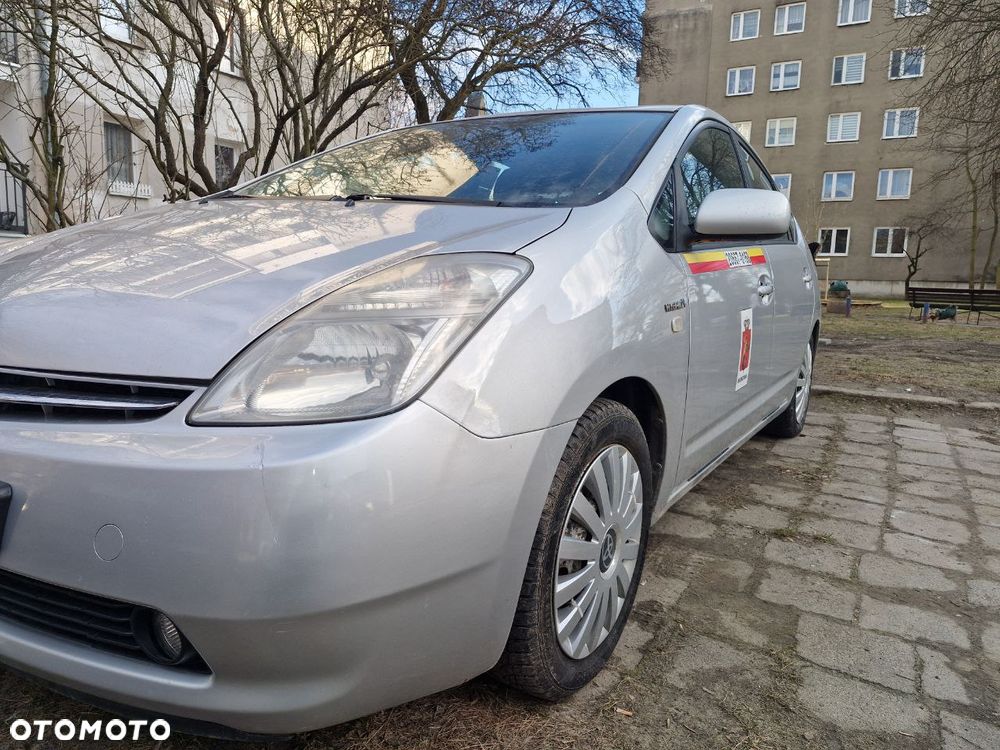 Toyota Prius 1.5 VVT-i Sol - 2