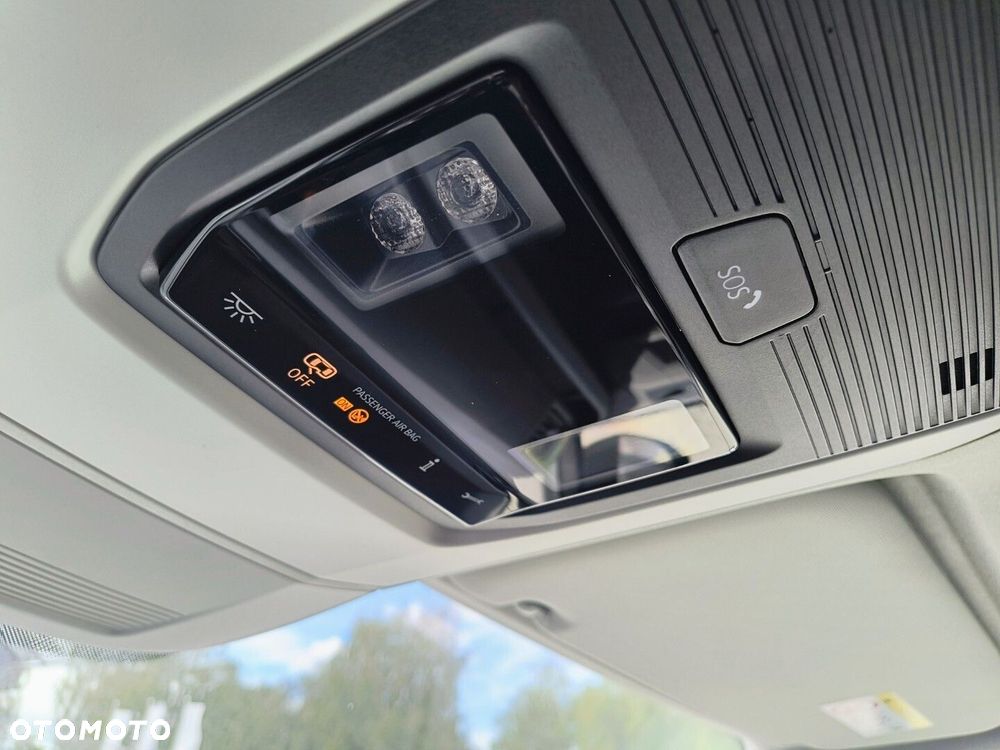 Volkswagen Crafter 35 Furgon z wysokim dachem silnik: 2,0 l EU6 SCR 140 KM / skrzynia biegów: Przedni napęd manualna 6-biegowa rozstaw osi: 4490 mm - 17
