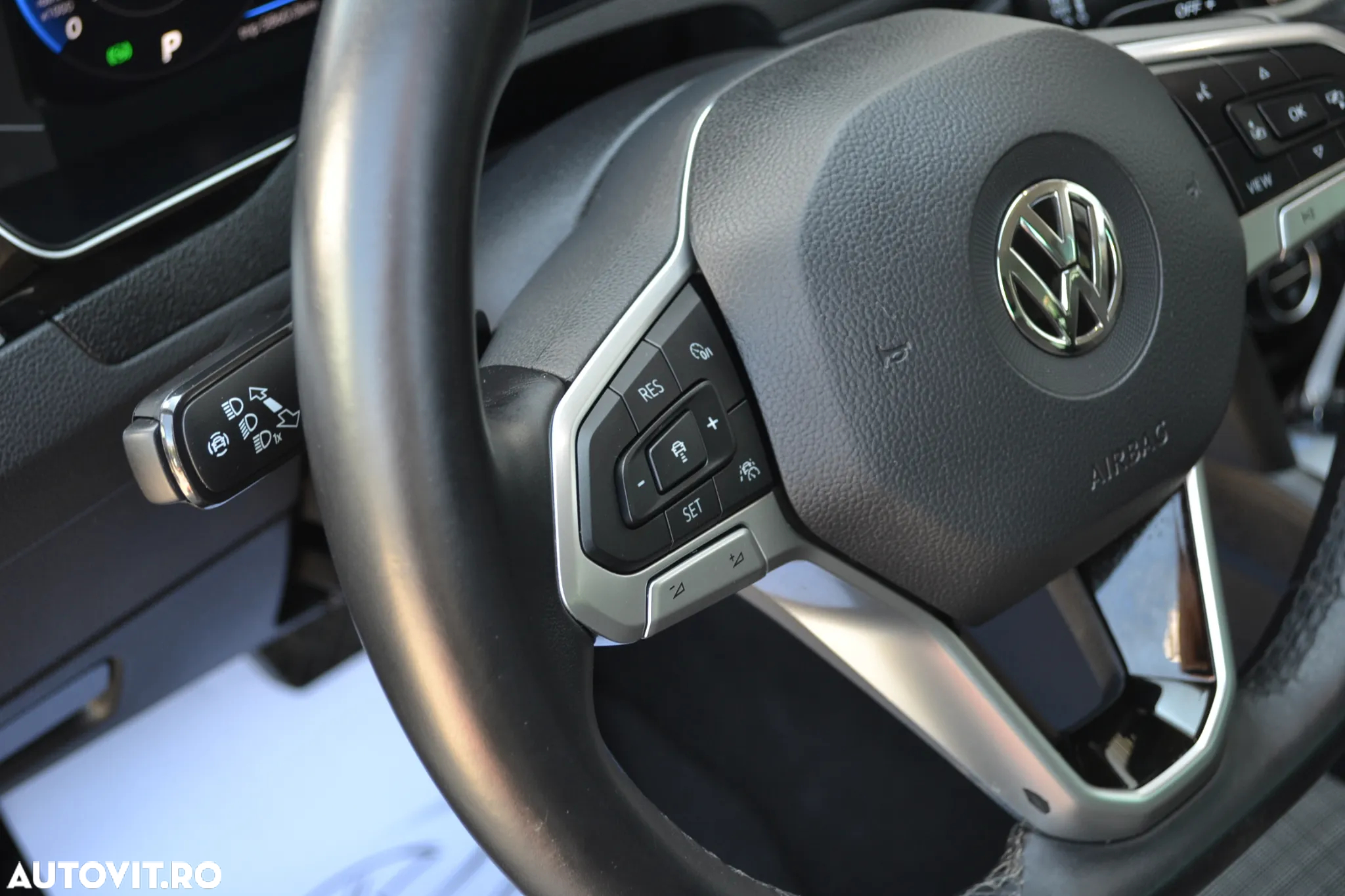 Volkswagen Passat Variant 2.0 TDI SCR DSG Business - 9