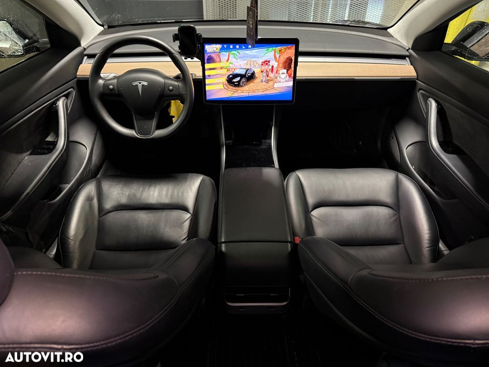 Tesla Model 3 - 11