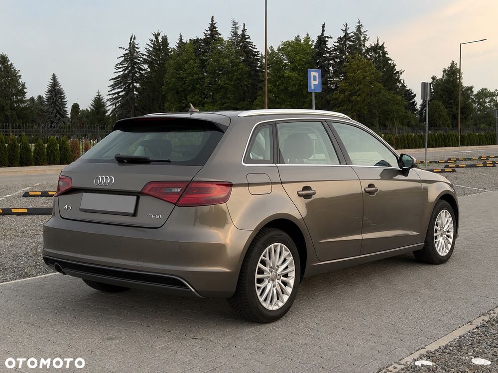 Audi A3 Sportback 1.2 TFSI S tronic S line Sportpaket - 5