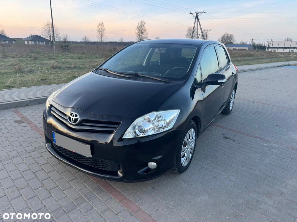 Toyota Auris 1.33 VVT-i Terra - 1