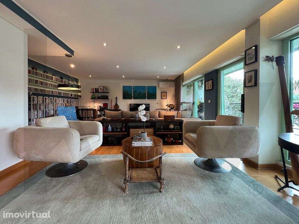 Fantástico T4 Duplex em Condomínio Fechado na Marginal - Grande imagem: 4/51