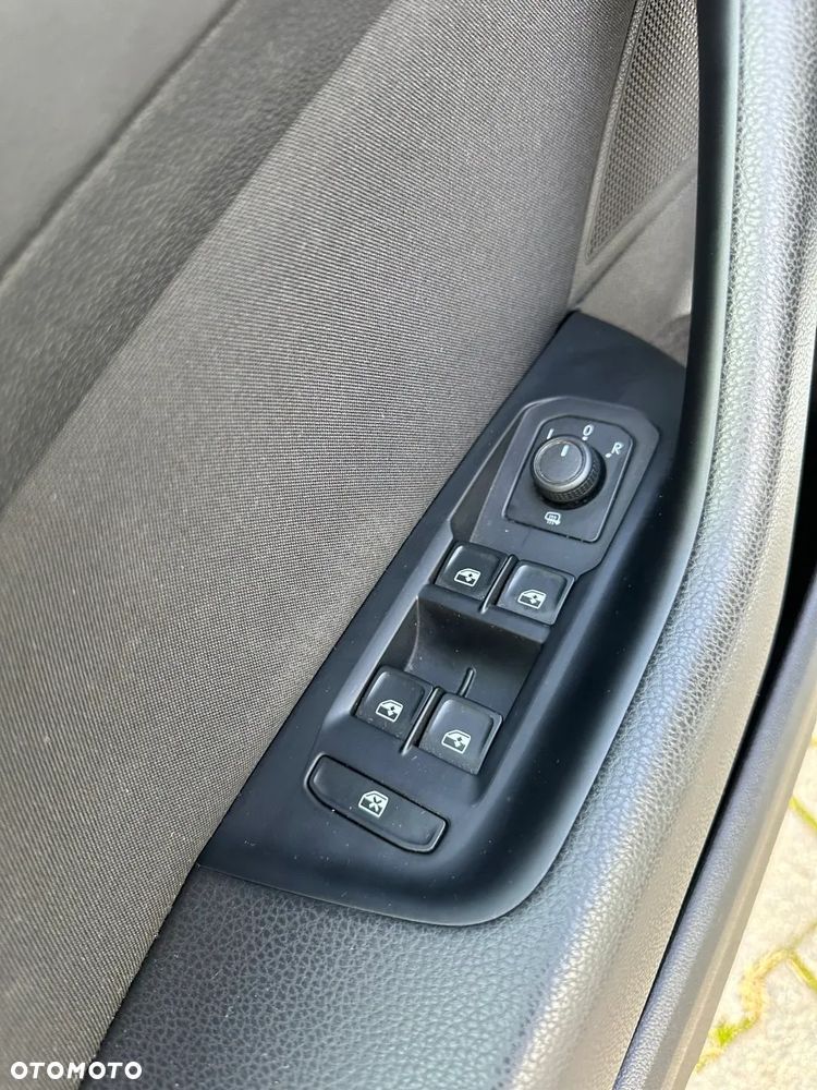 Volkswagen Passat 2.0 TSI Business DSG - 16