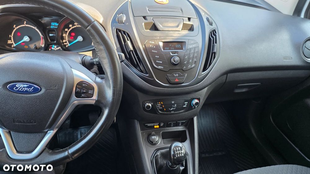 Ford Tourneo Courier - 15