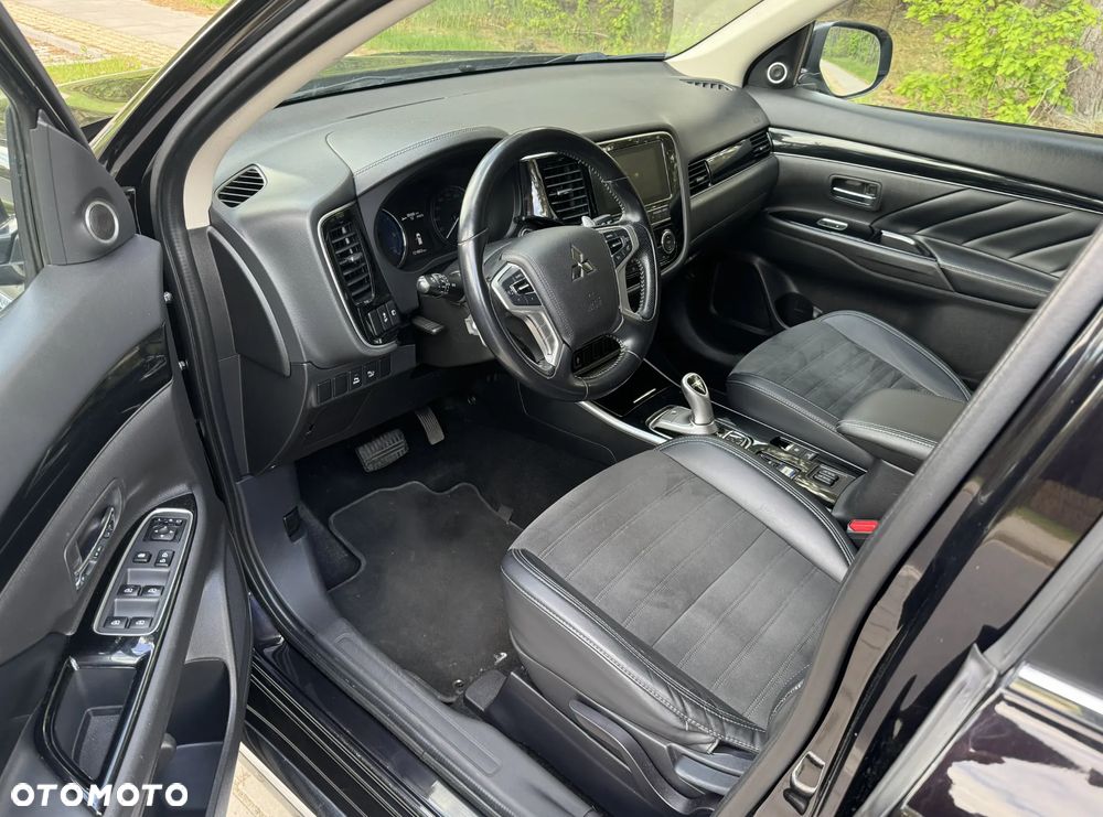 Mitsubishi Outlander 2.4 4WD Diamant+ - 14