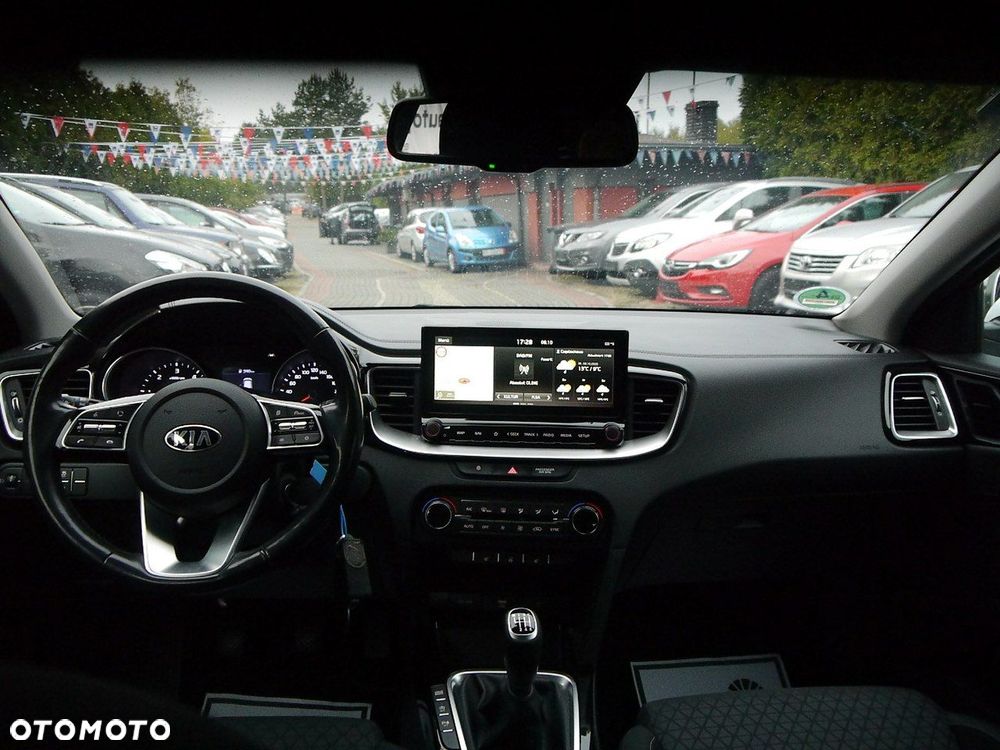 Kia Ceed 1.6 CRDi mHEV Business Line - 16