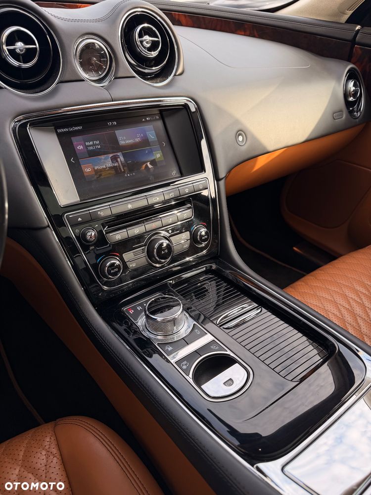 Jaguar XJ 3.0 V6 Kompressor Portfolio - 26