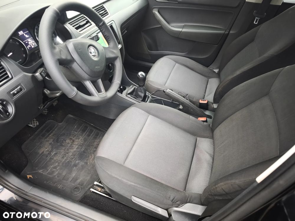 Skoda RAPID 1.2 Active - 8