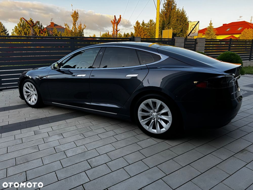 Tesla Model S Long Range Plus - 4