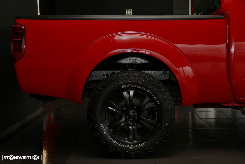 Nissan Navara 2.5 dCi CD LE Hi-Tech 4WD - 13