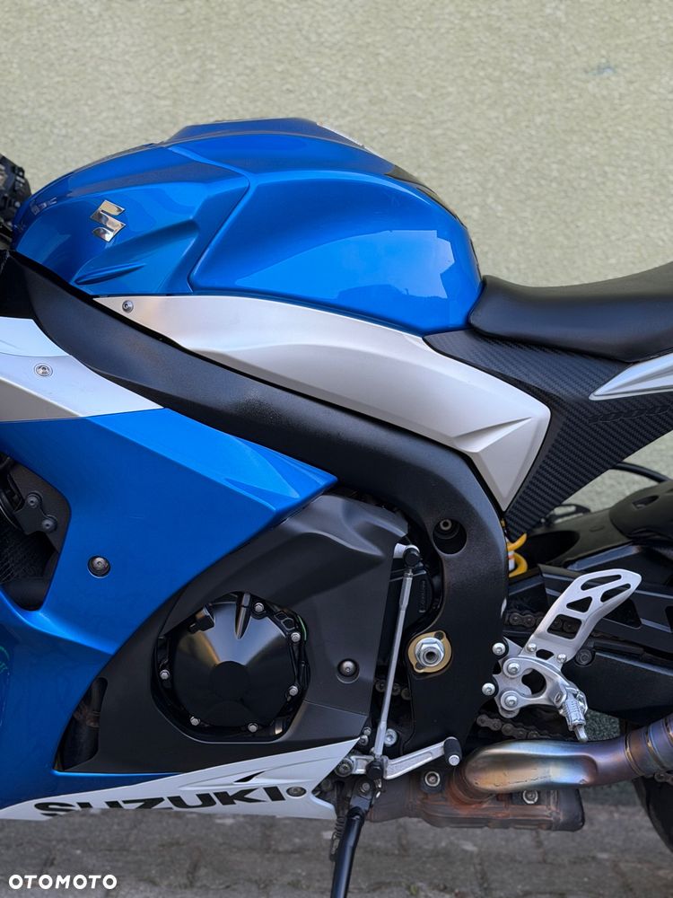 Suzuki GSX-R - 25