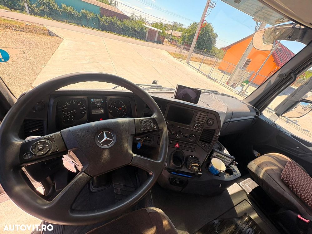 Mercedes-Benz Arocs - 9