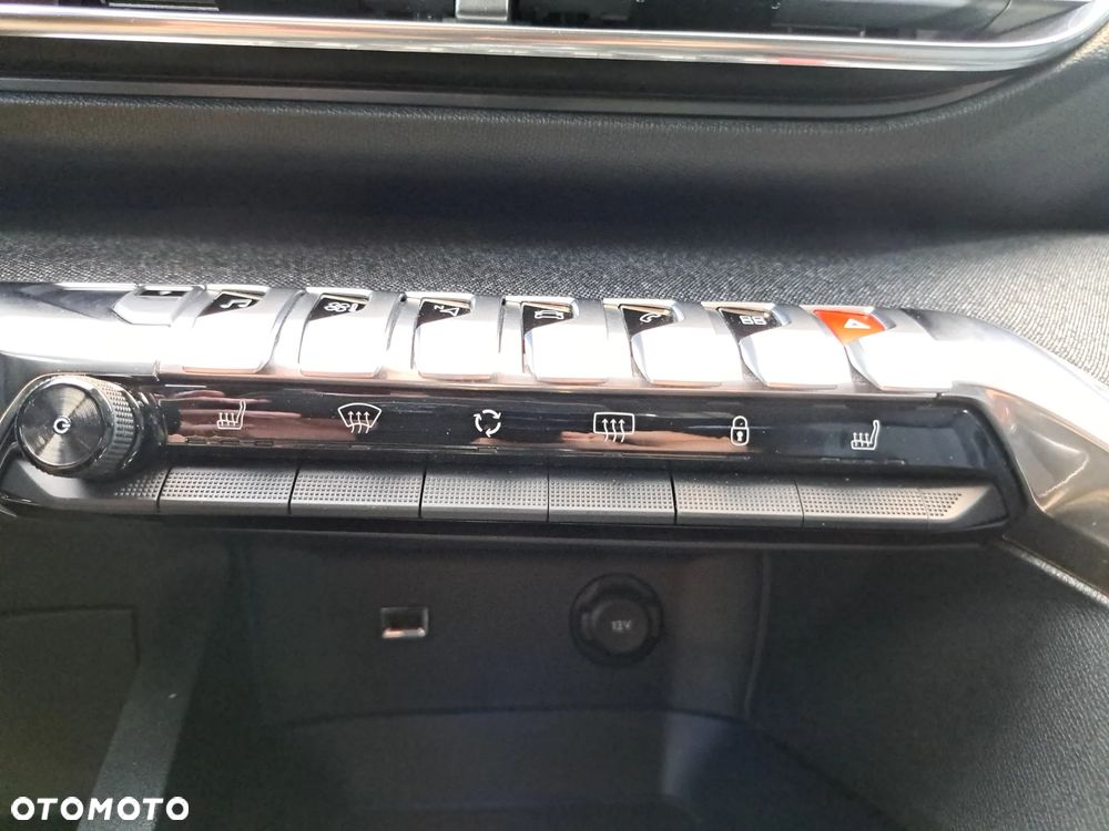 Peugeot 3008 1.6 PureTech Hybrid PHEV Allure Pack S&S EAT8 - 25