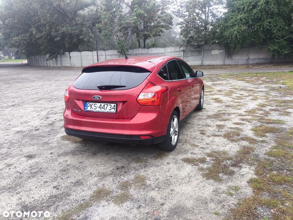 Ford Focus 2012 photo 2