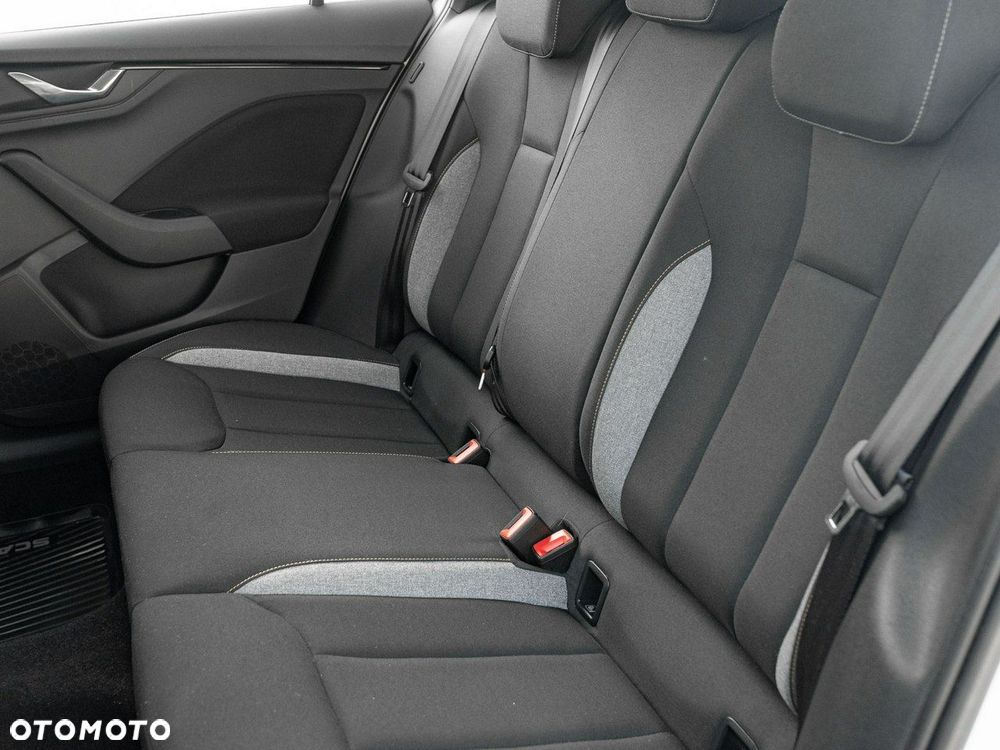 Skoda Scala 1.0 TSI Selection DSG - 32