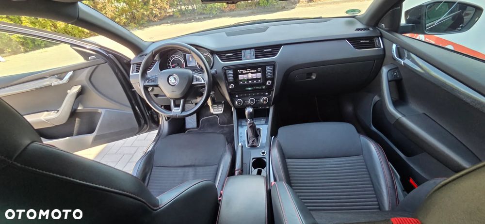 Skoda Octavia 2.0 TDI DSG RS - 37