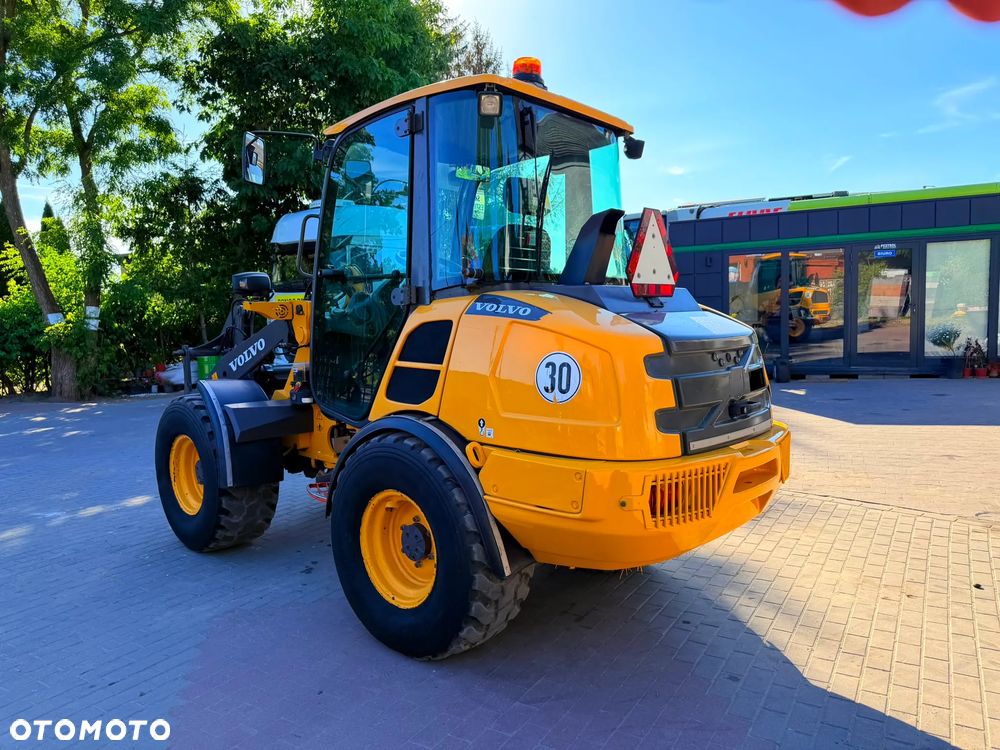 Volvo L25H - 14