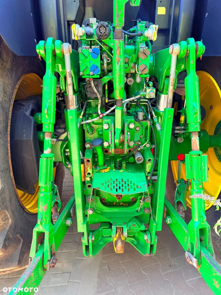 John Deere 6190R - 17