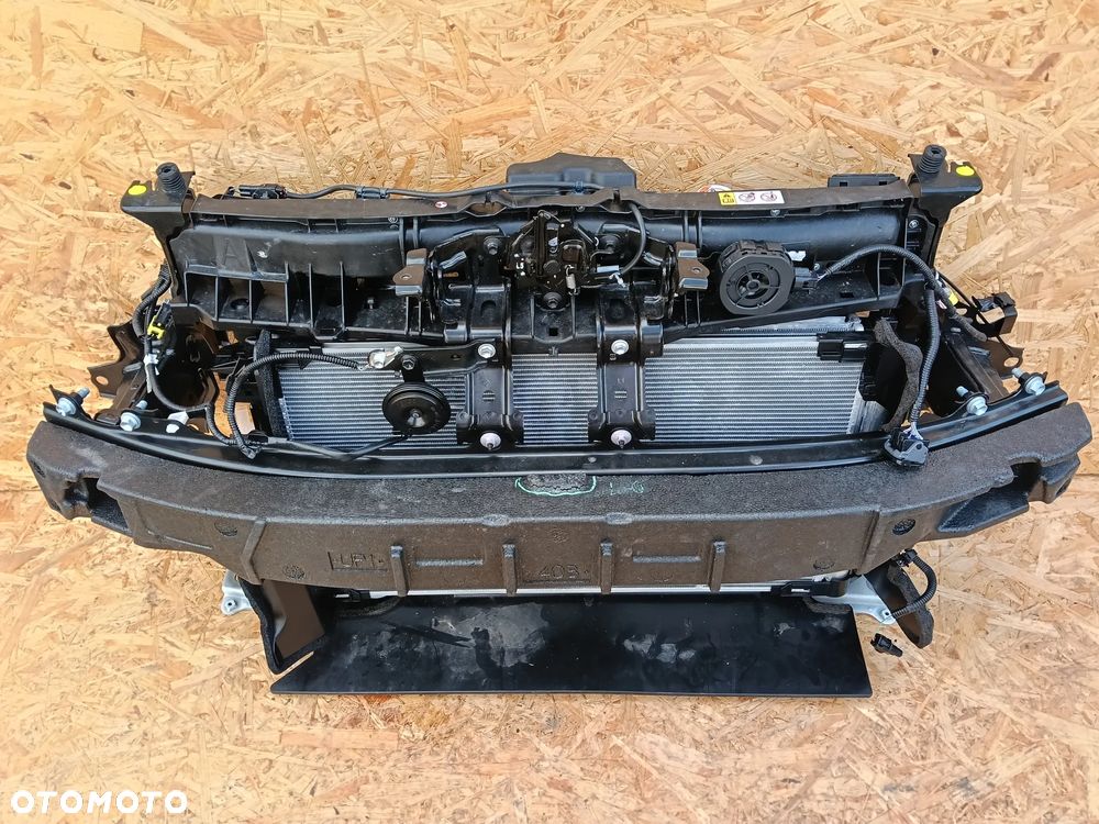 zderzak pas przedni belka błotnik chłodnice lampy Toyota Yaris IV 1.5 Hybrid - 24