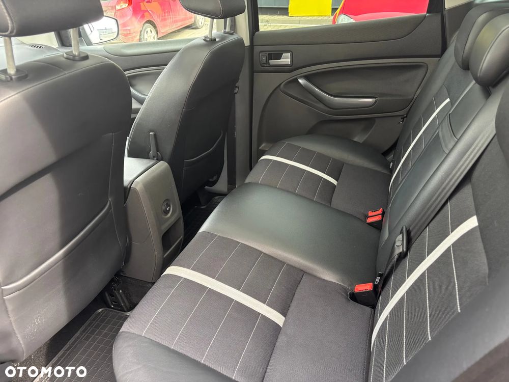 Ford Kuga 2.0 TDCi Titanium - 10