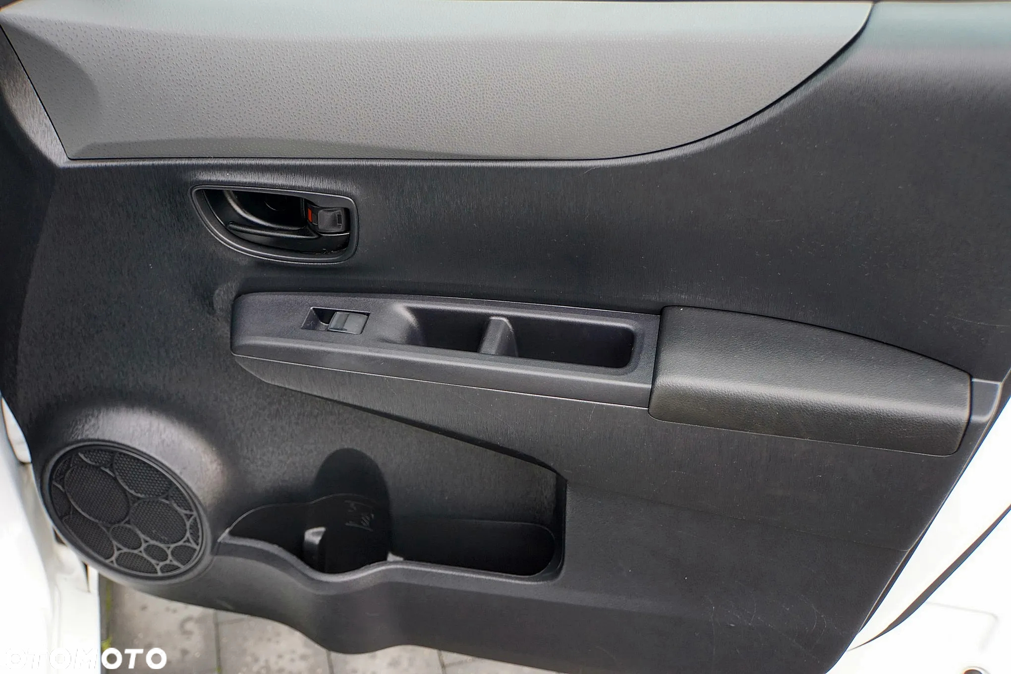Toyota Yaris 1.0 VVT-i Cool - 35