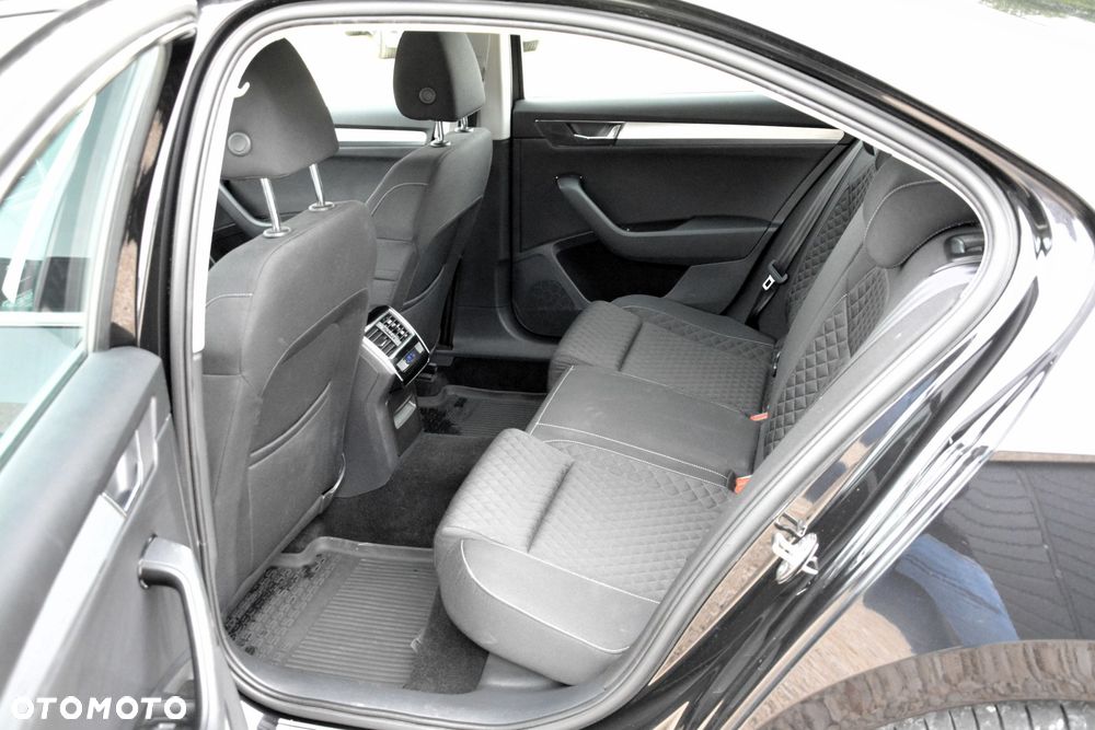 Skoda Superb 2.0 TDI Ambition DSG7 - 34