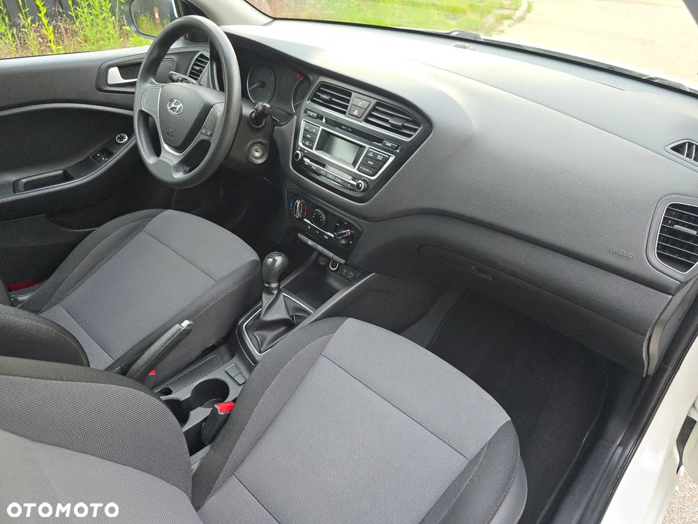 Hyundai i20 - 19