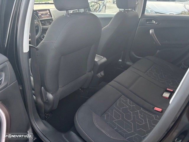 Peugeot 2008 1.6 BlueHDi Style - 4