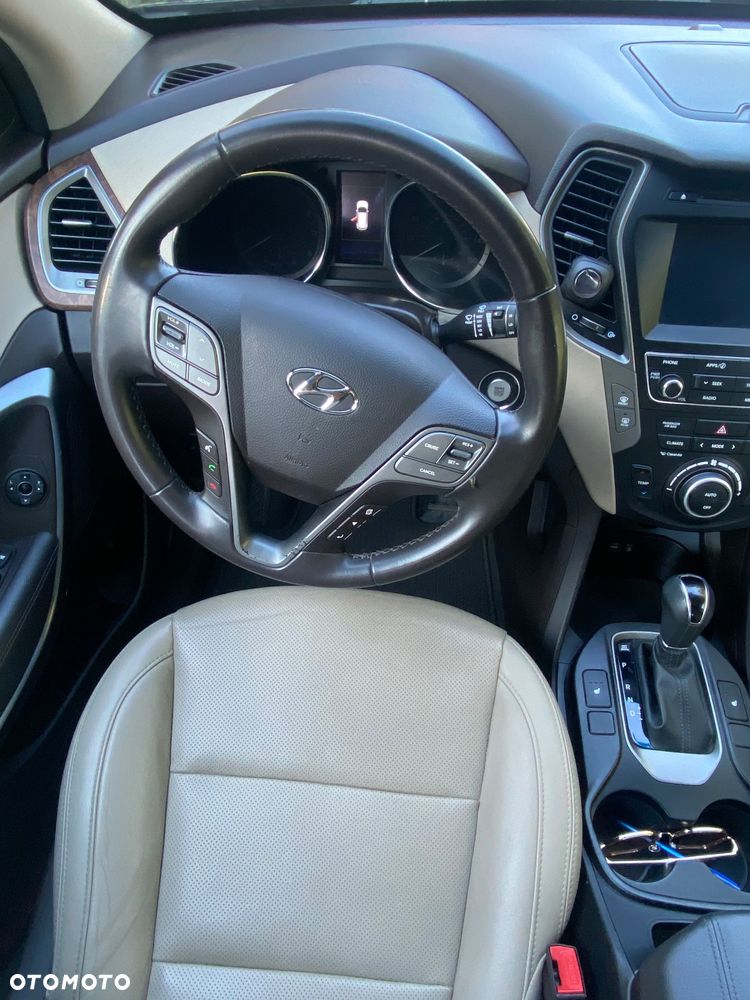 Hyundai Santa Fe 2.4 Sport Utility - 16