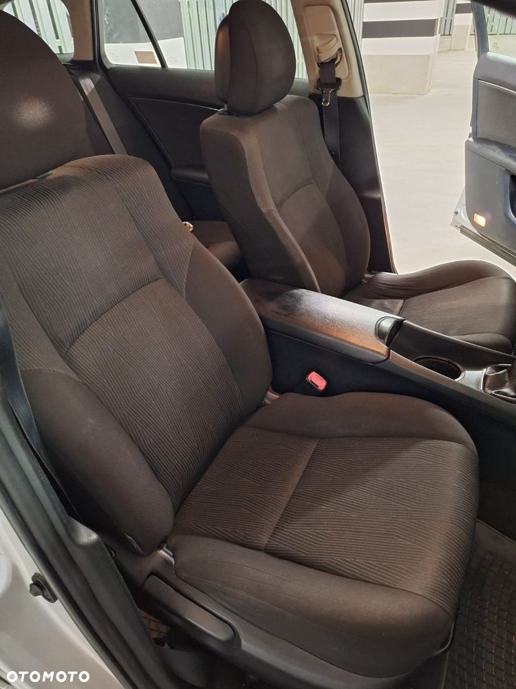 Toyota Avensis 1.8 Luna - 10