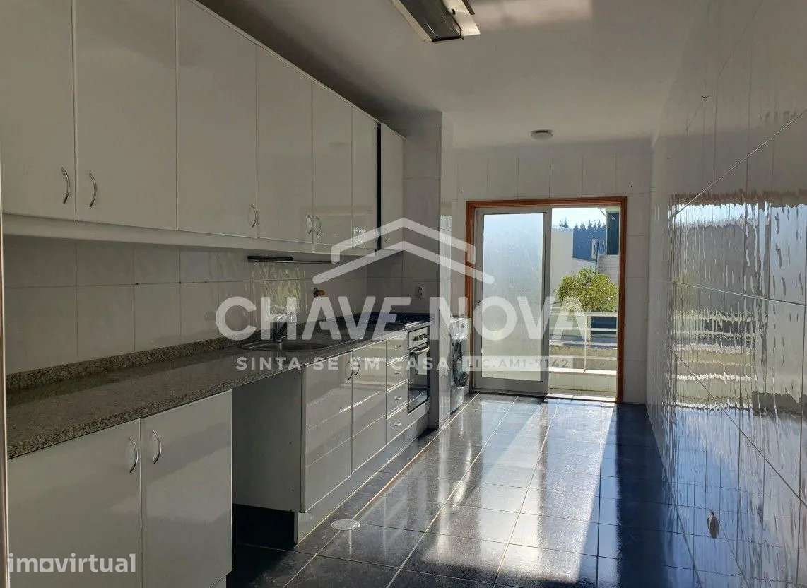 LA - Apartamento T2 para Venda C/ Logradouro  e Box, em Canelas - Grande imagem: 3/15