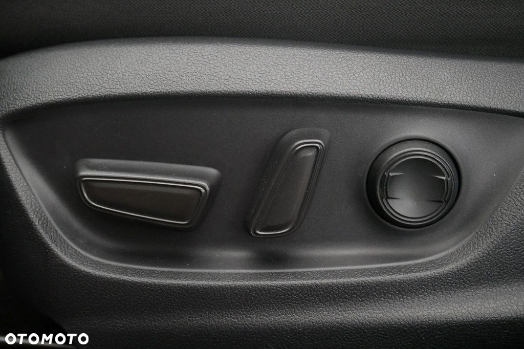 Toyota Camry 2.5 Hybrid Comfort CVT - 27