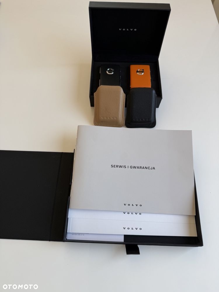 Volvo XC 60 B4 D AWD R-Design - 24