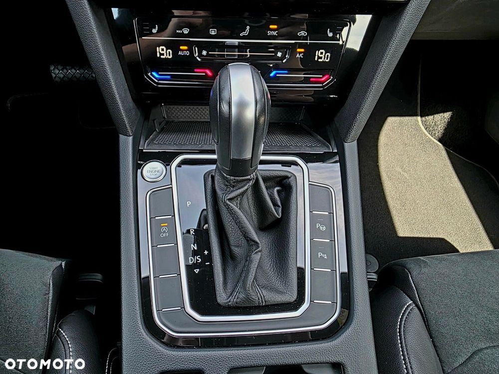 Volkswagen Passat 2.0 TDI EVO Elegance DSG - 22
