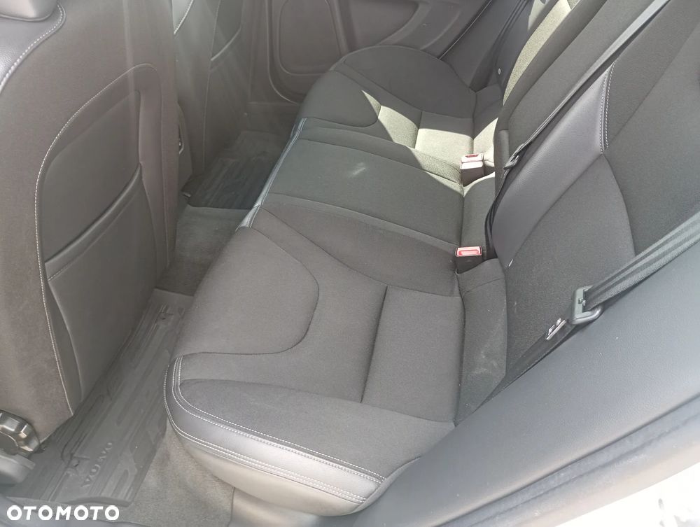 Volvo S60 D3 Geartronic Momentum - 29