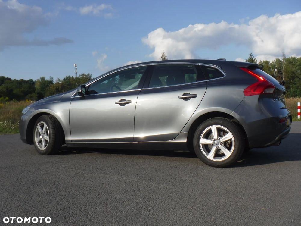 Volvo V40 T3 Momentum - 4