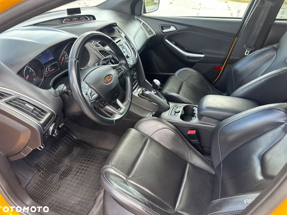 Ford Focus 2.0 EcoBoost ST mit Leder-Sport-Paket - 10