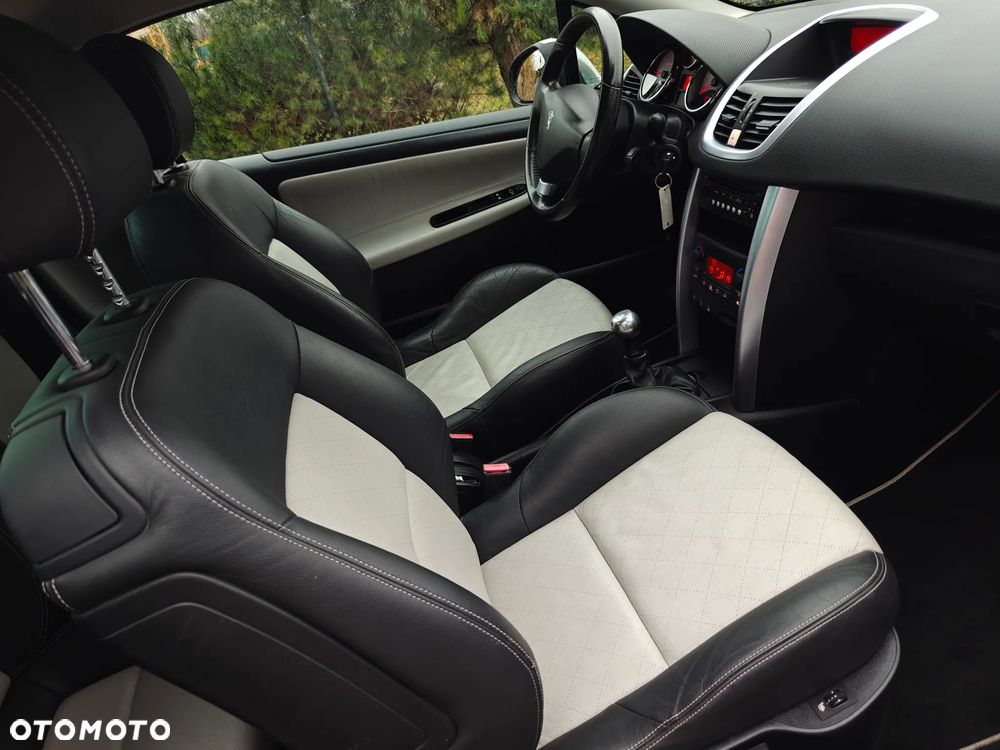Peugeot 207 CC - 8