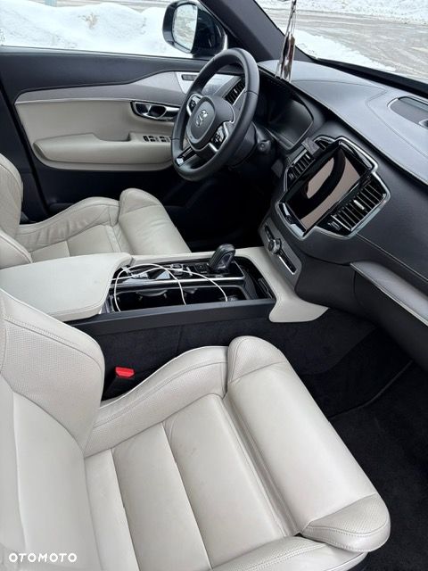 Volvo XC 90 - 8