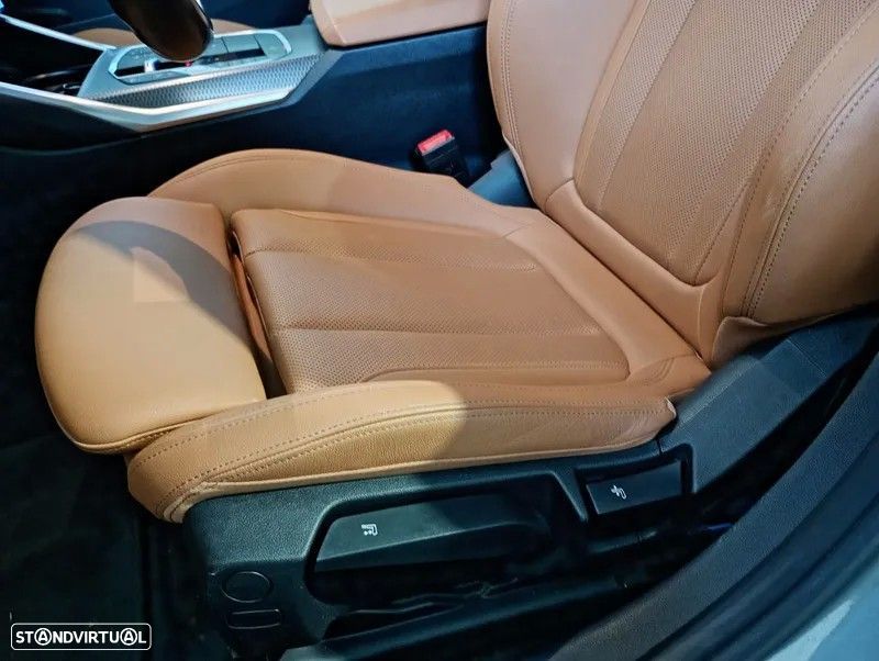 BMW 320 e Pack Desportivo M Auto - 23